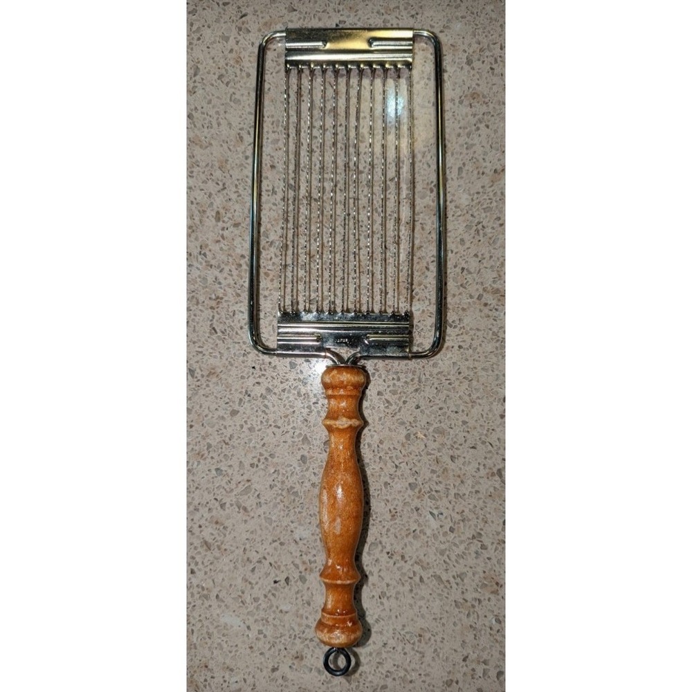 Vintage Multi Wire Crinkle Cutter Slicer Wooden Handle Kitchen Tool cutter